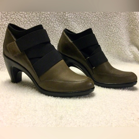 AEROSOLES Shoes - NWOB Aerosoles Cypress Leather Ankle Bootie